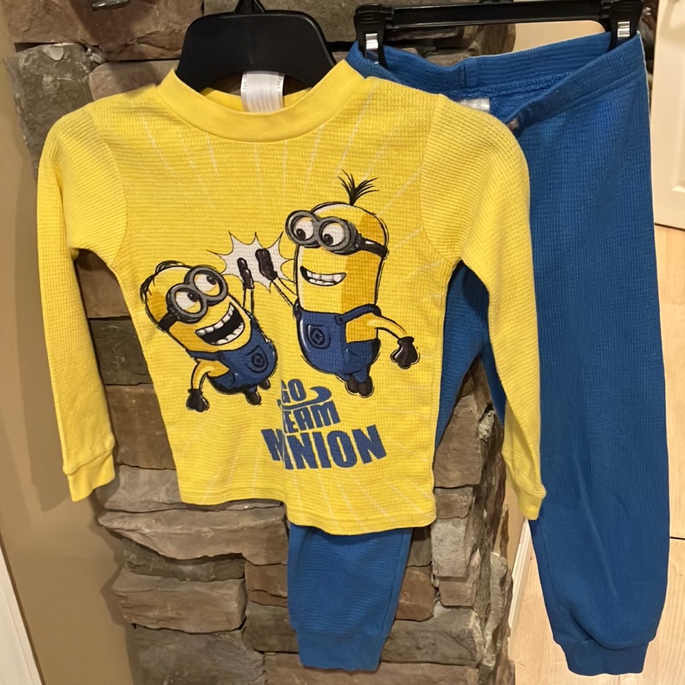 Despicable Me 2 Minions pajamas size 6